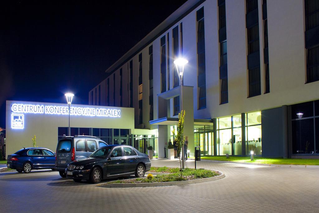 Hotel Poznanski A2 Luboń Exterior foto