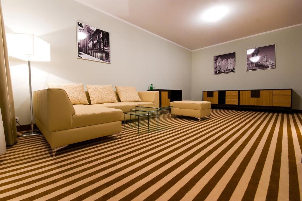Hotel Poznanski A2 Luboń Habitación foto